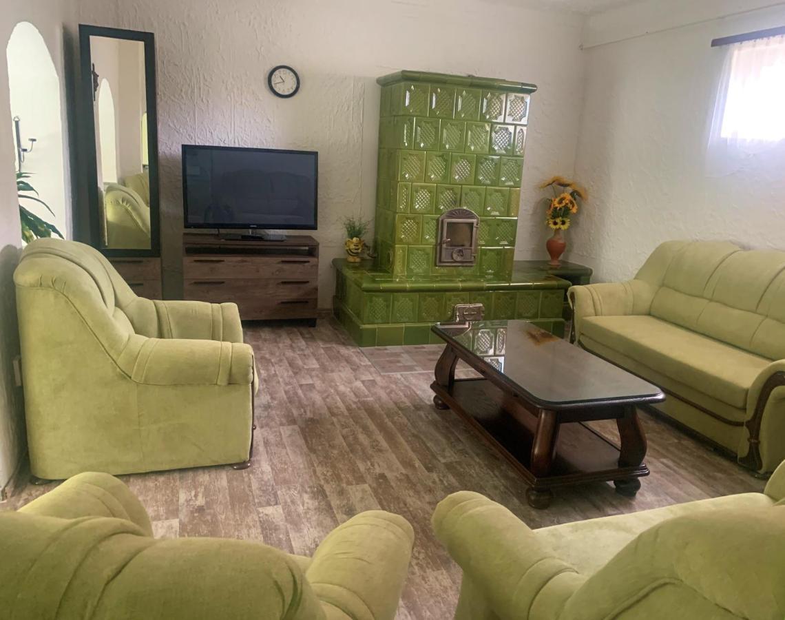 Viktor Apartmanhaz Zamardi Luaran gambar